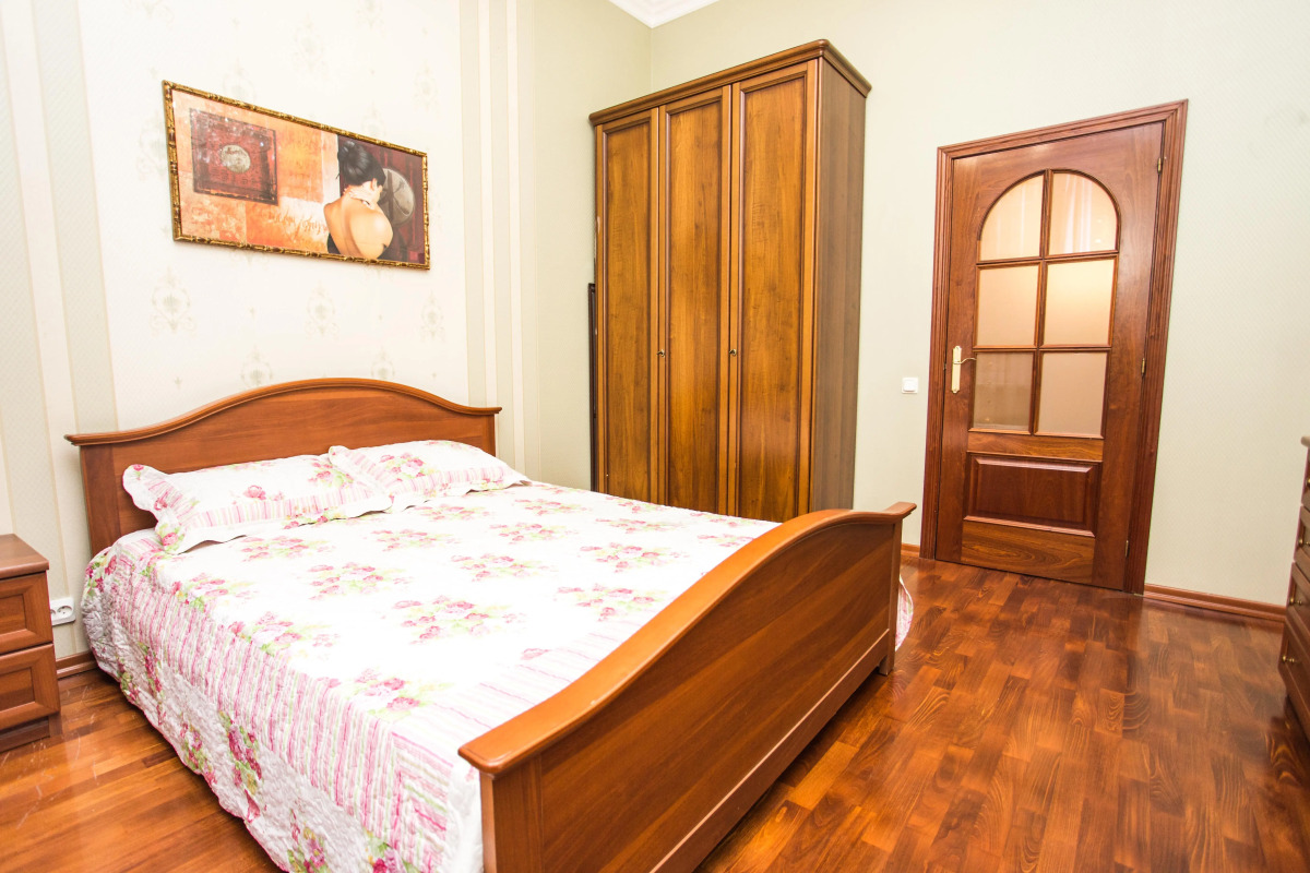 Апартаменты 3 комнатная квартира рядом с Исаакиевским собором и Невским проспектом