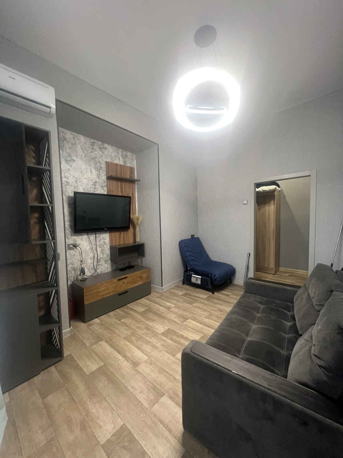 Квартира Уютный Лофт с балконом на главной улице Столицы Закатов