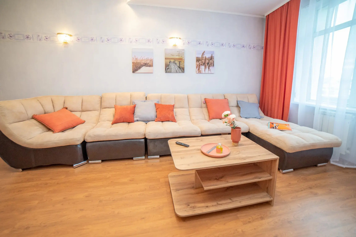 Апартаменты Радищева 12 трехкомнатная