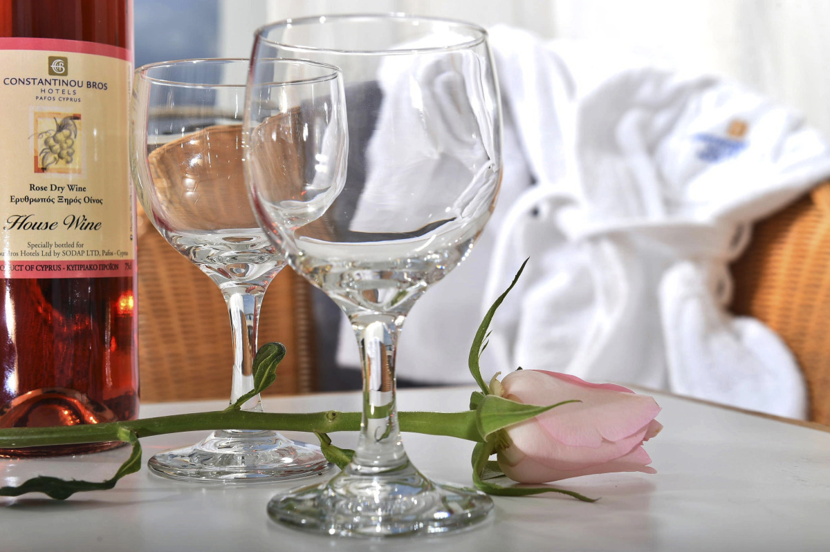 Отель Constantinou Bros Athena Royal Beach