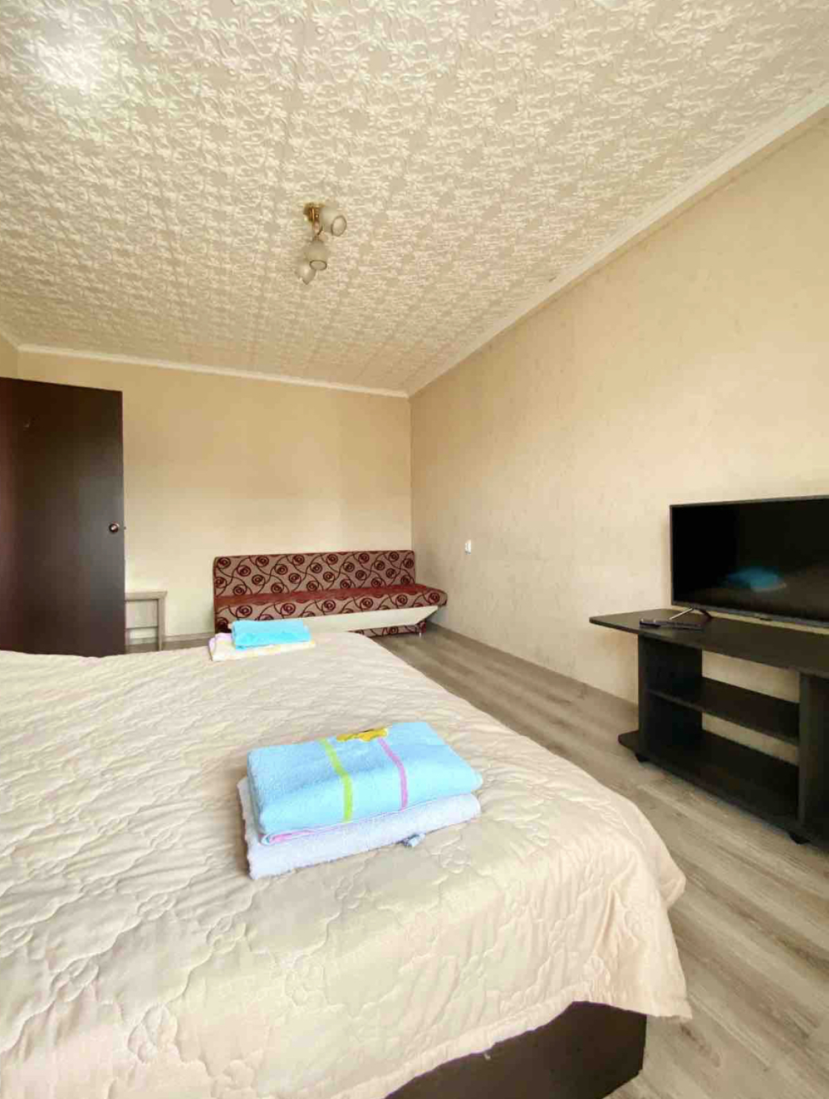 Апартаменты в центре возле парка с озером