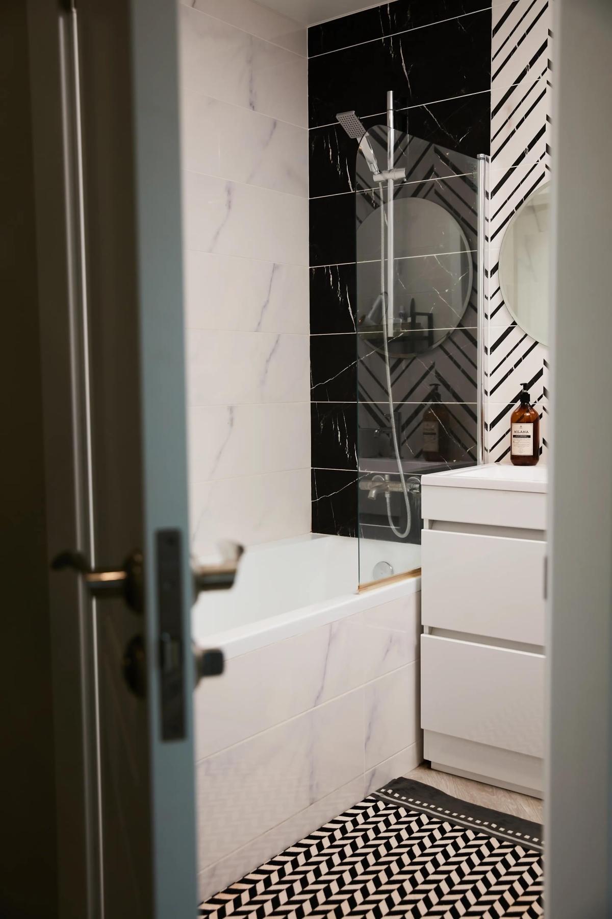 Апартаменты Luma White #2 в центре города с красивым видом на балконе