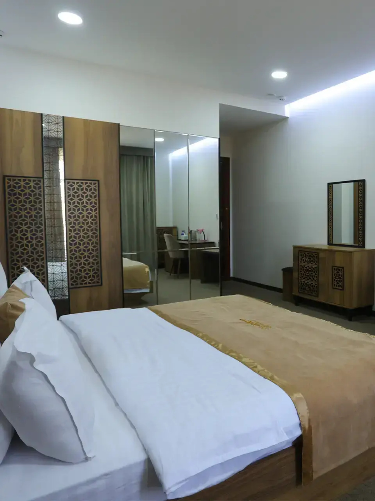 Отель Dunyo Palace