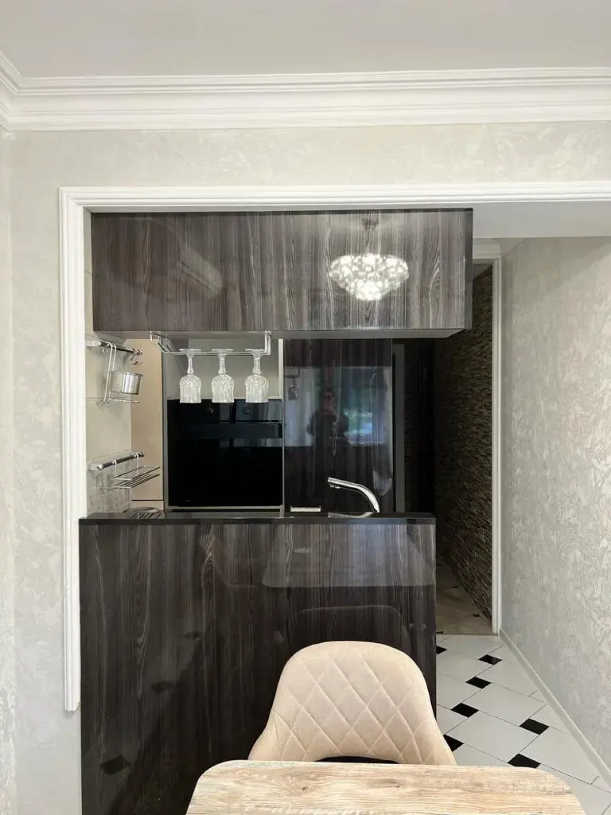 Апартаменты "Эленика" 2-х комнатная Квартира с выходом в парк в Центре города