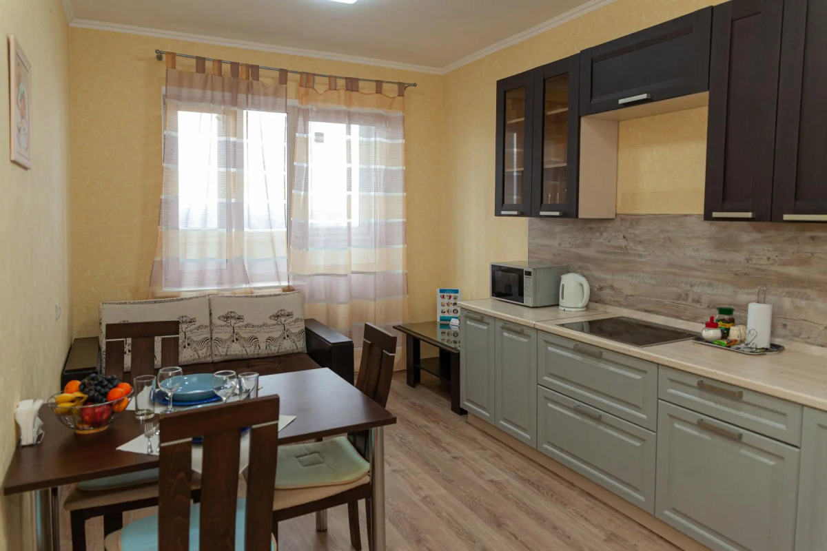 Апартаменты однокомнатные (137) Серебровская 91