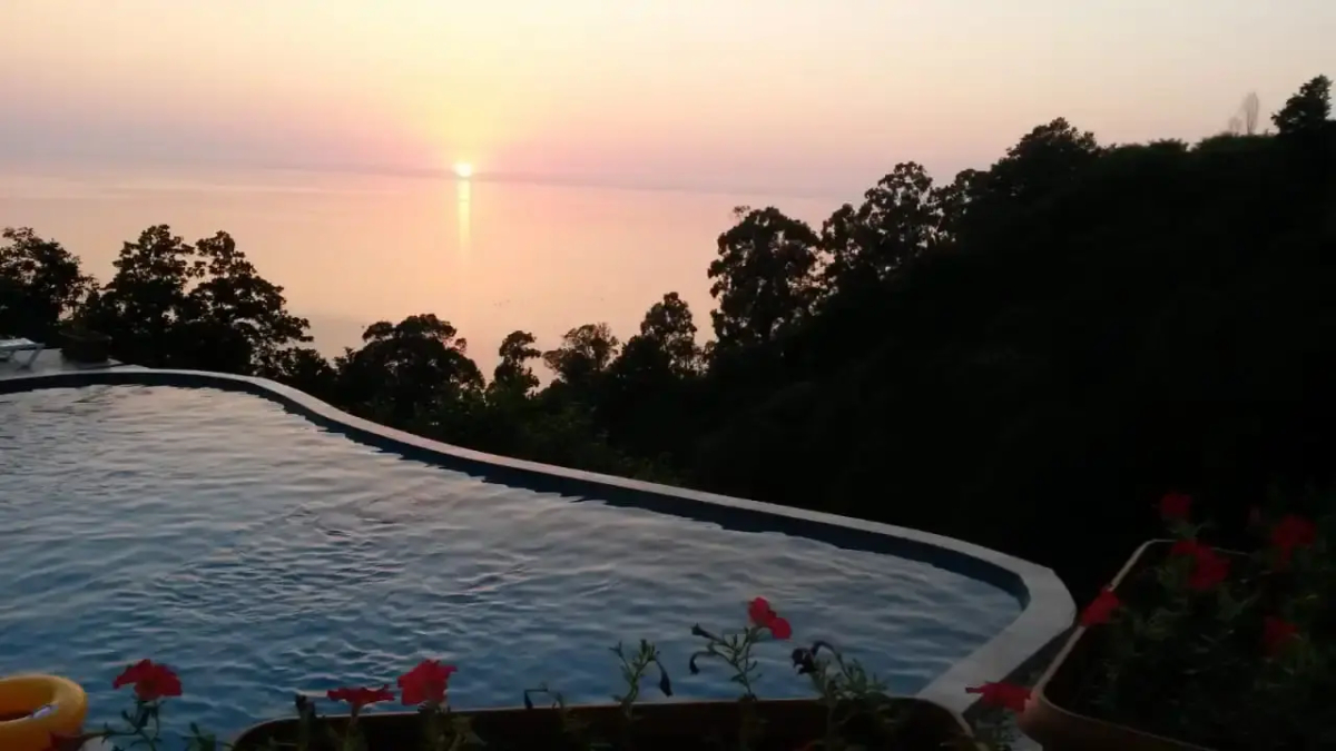 Отель Hills Kvariati