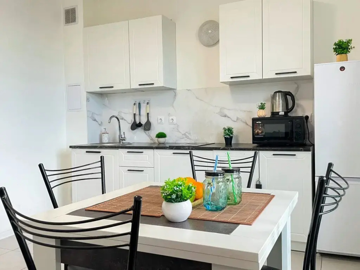 Апартаменты Sunny Days Apartment Оранж Парк 13