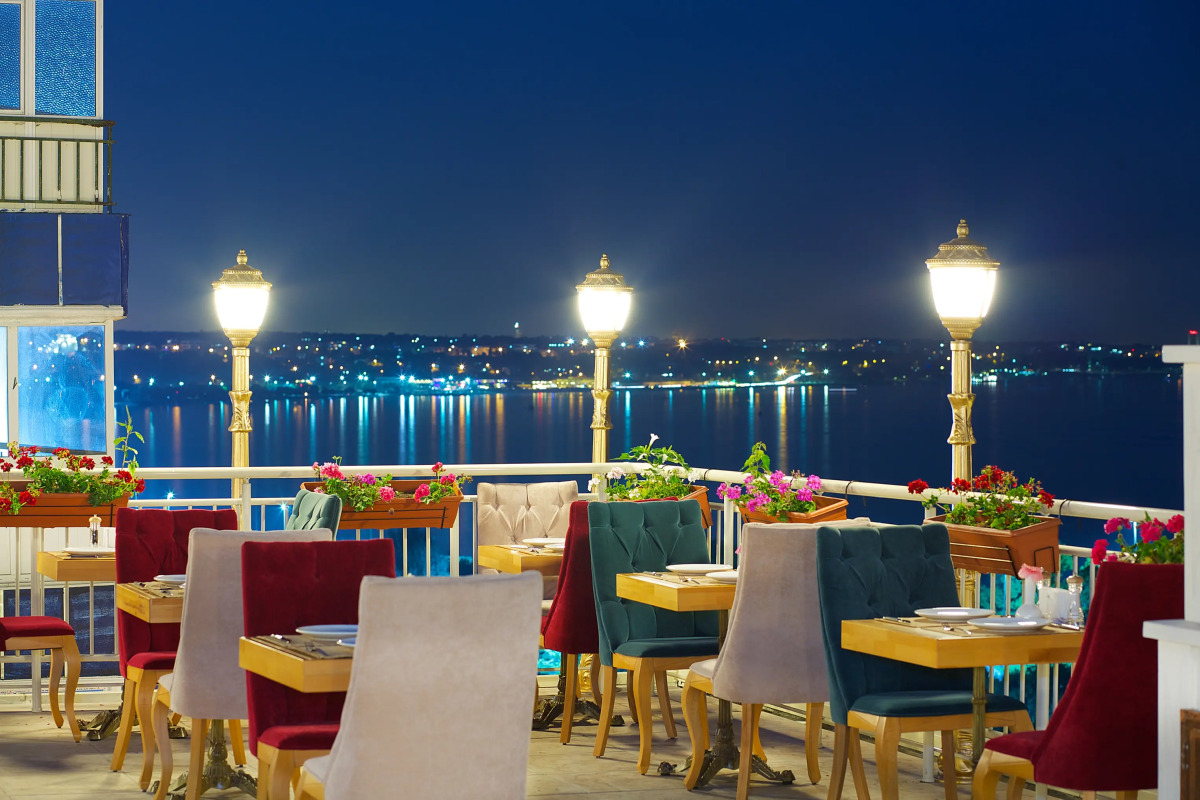 Отель Emirhan Palace