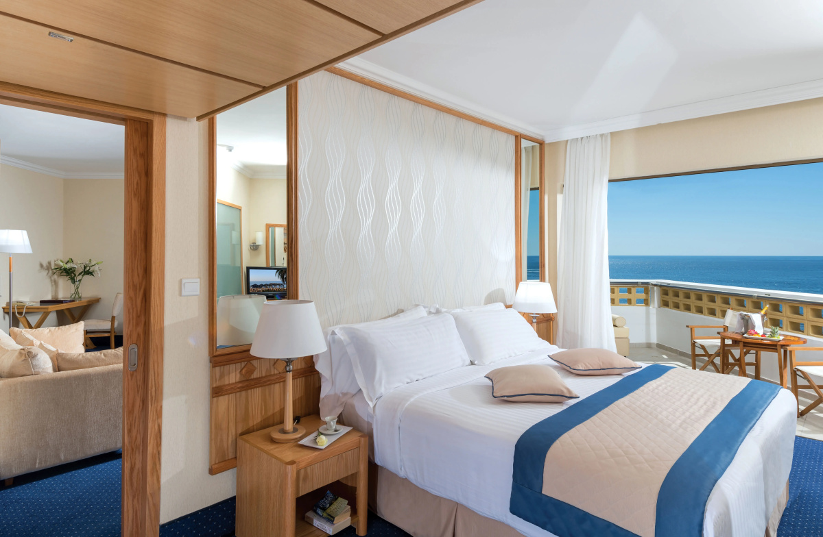 Отель Constantinou Bros Athena Royal Beach