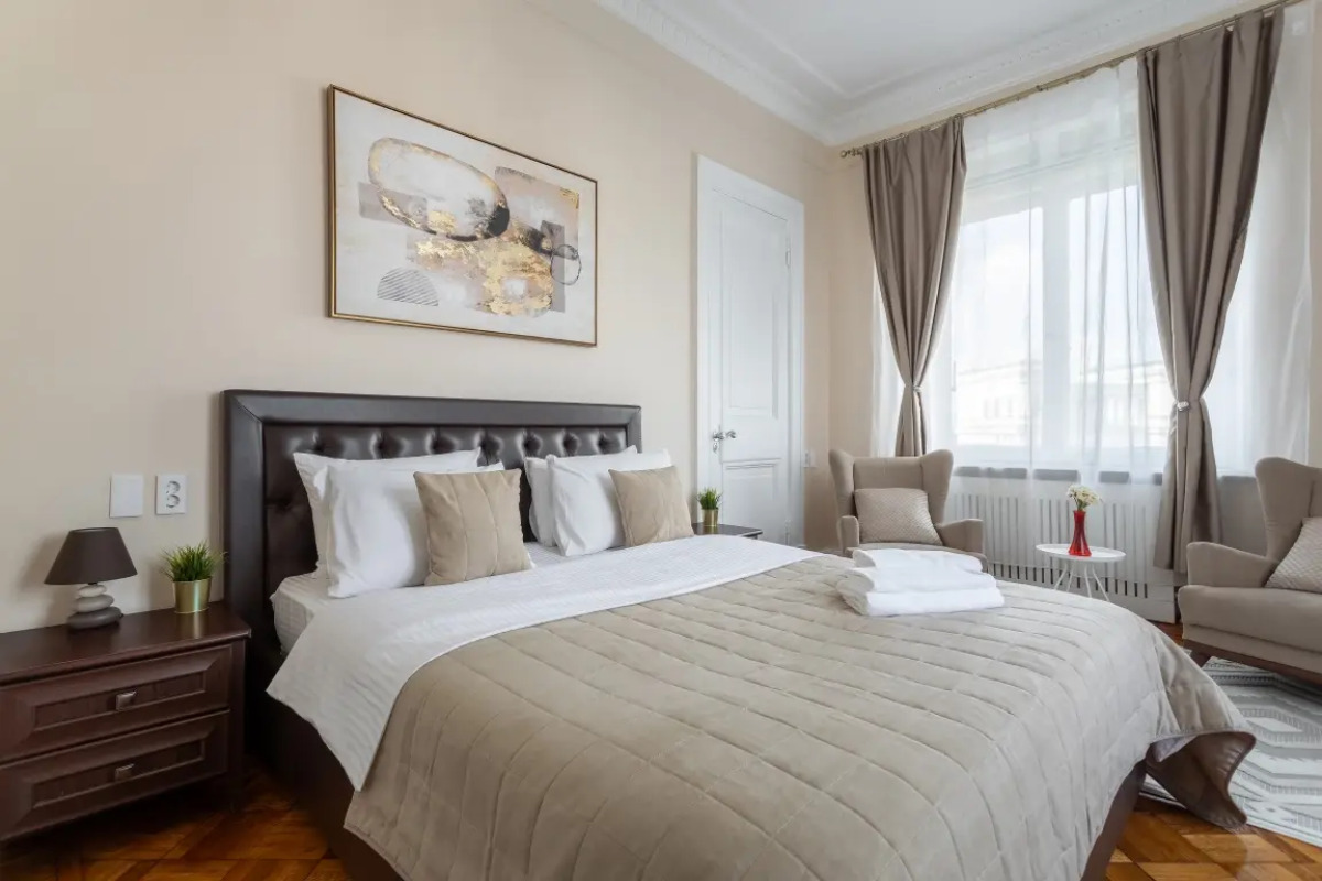 Апартаменты Улучшенные с Двумя Спальнями и Балконом