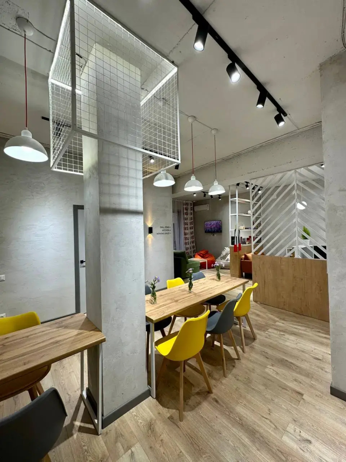 Хостел izzzi hostel Bishkek