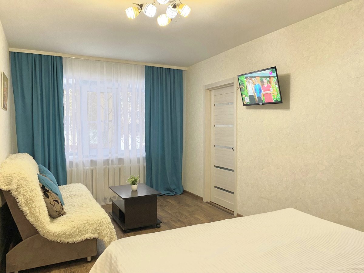 Апартаменты Уютная 2х-комнатная квартира в центре гоpода рядом с набережной