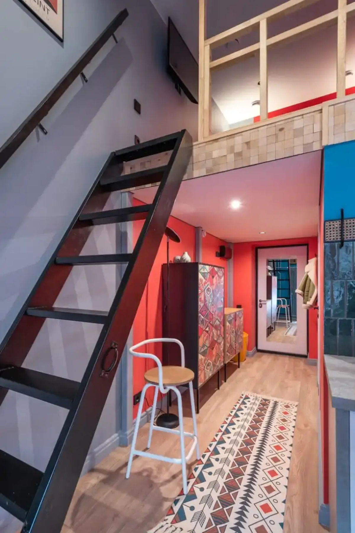 Апартаменты Студия с Дизайнерским Ремонтом (218)