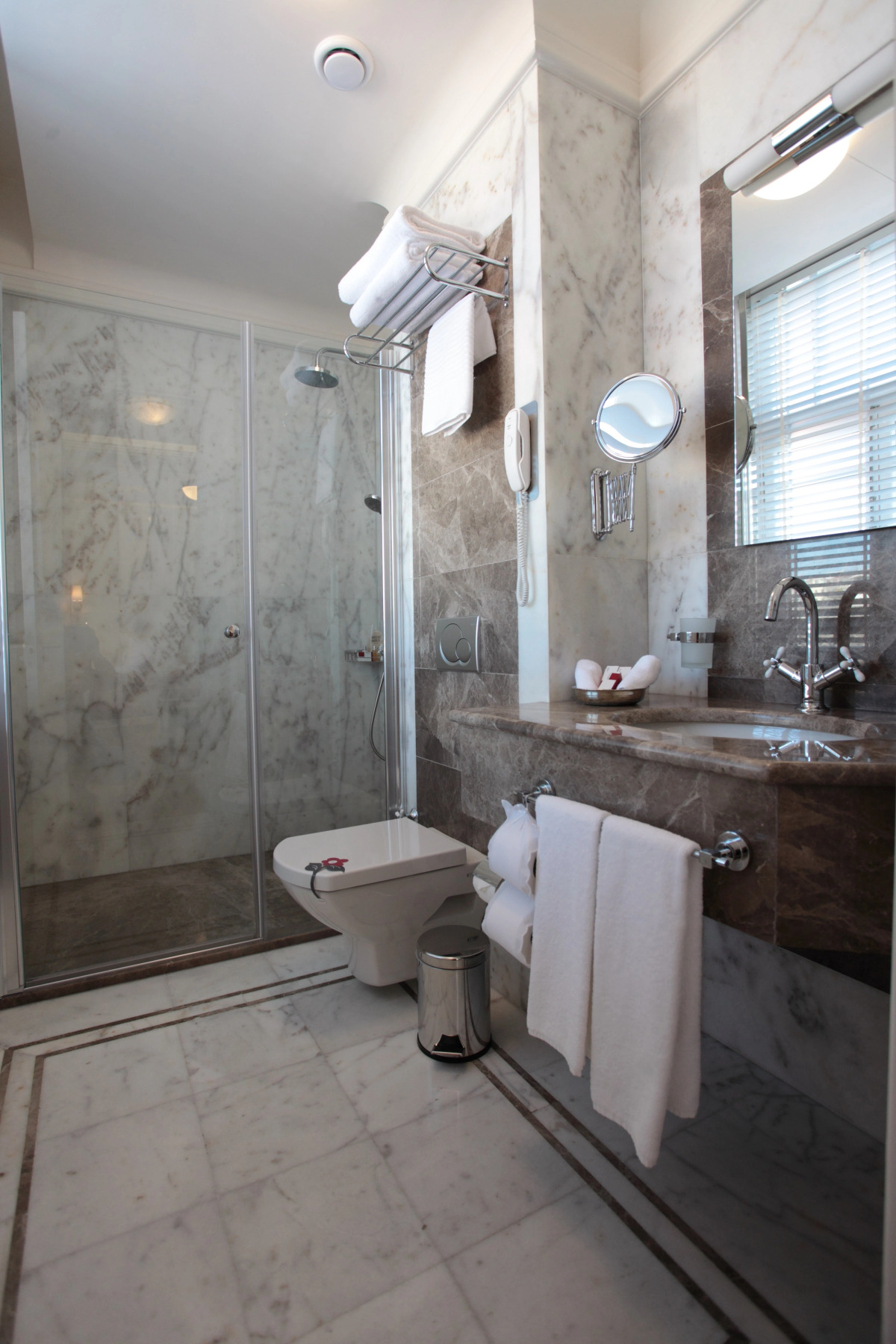 Отель Corinne Art & Boutique