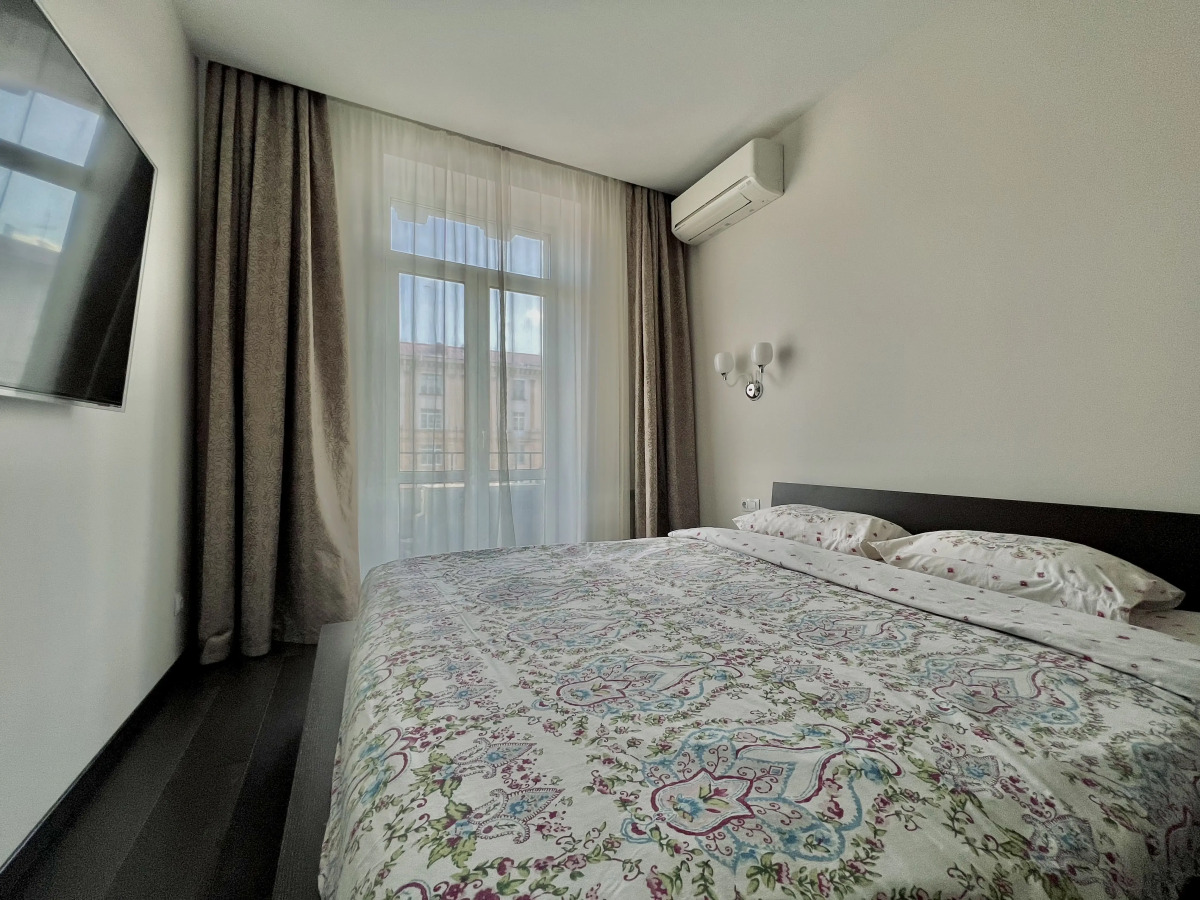 Апартаменты Прекрасная Двухкомнатная Квартира с Видом на Главный Проспект