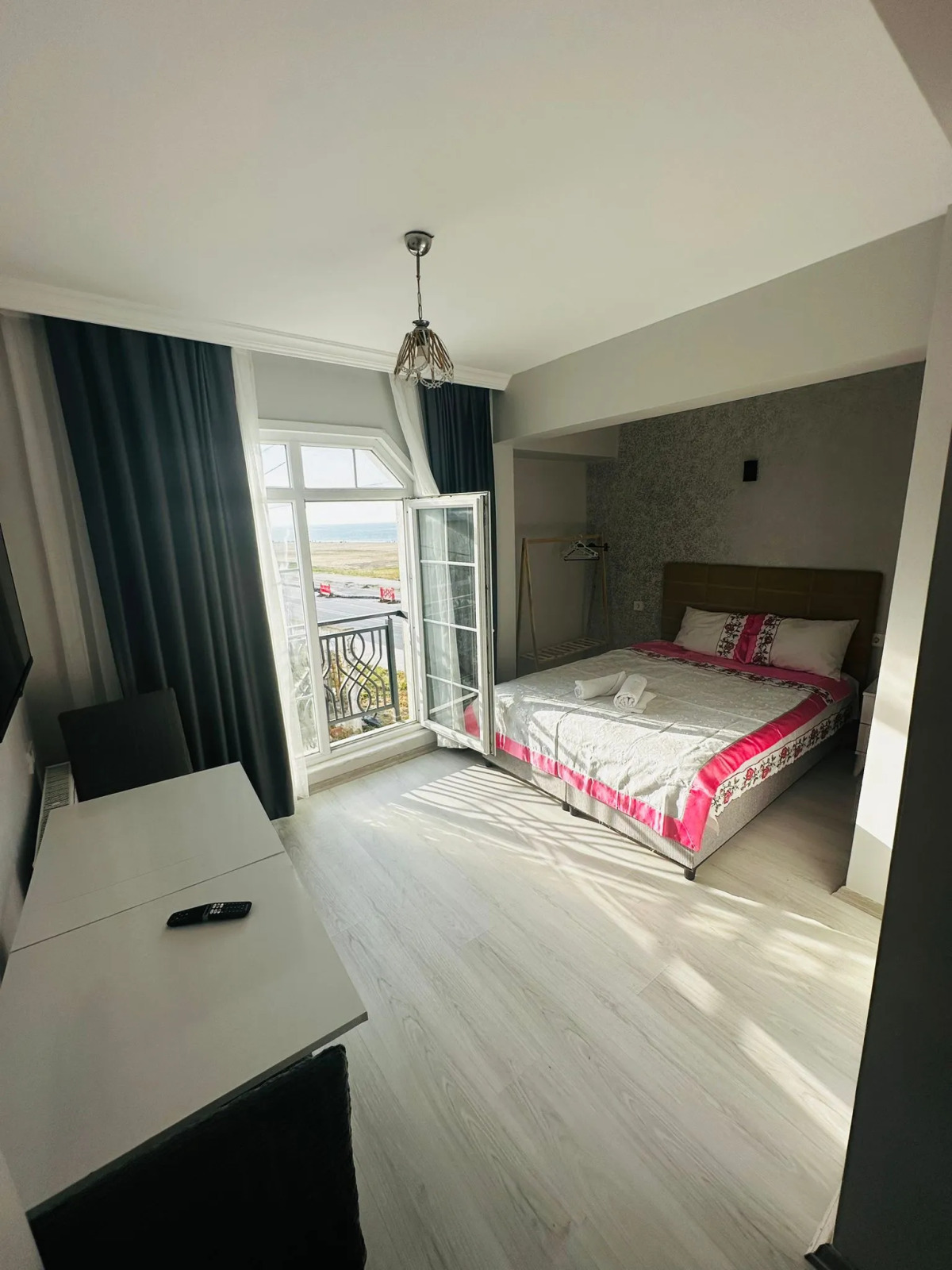 Отель Airport Black Sea Hotel & Restaurant