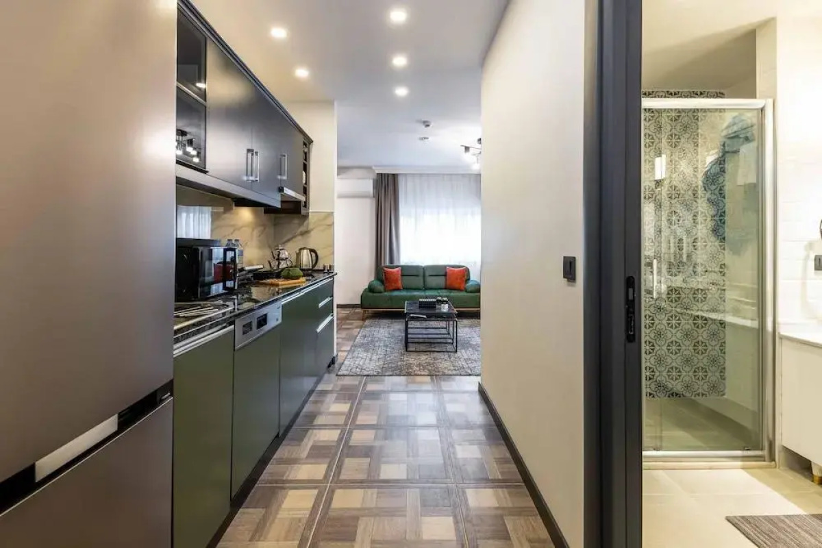 Отель BayMari Suites City Life