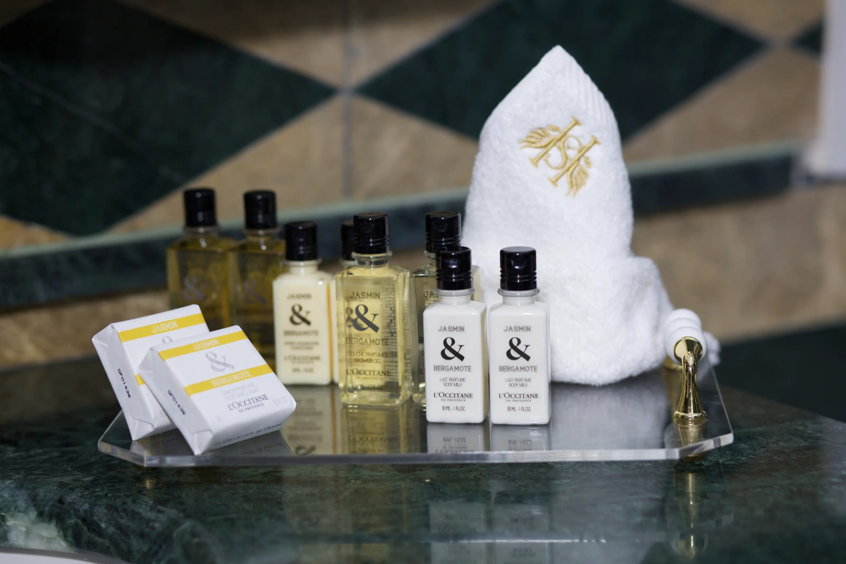 Отель Seven Hills Palace