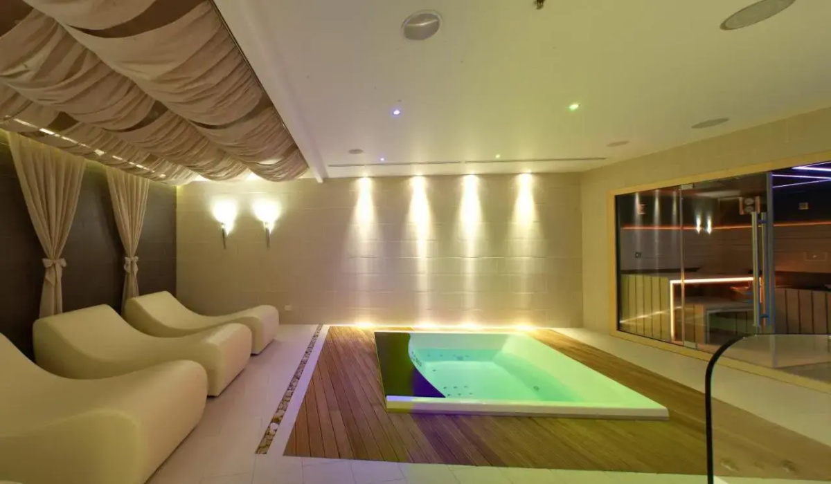 Отель Grand Hotel Yerevan