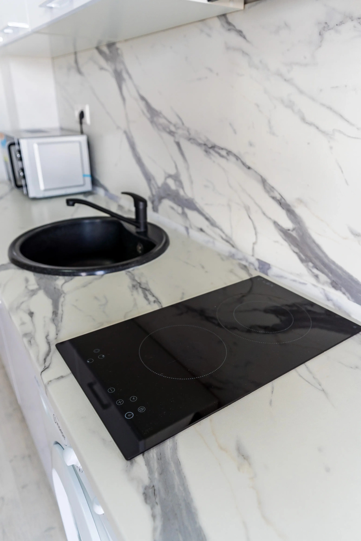 Апартаменты Просторные С Панорамным Балконом От LetoApart