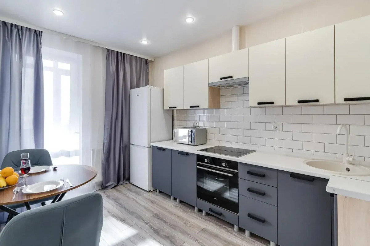 Апартаменты напротив Бизнес центра Аметист