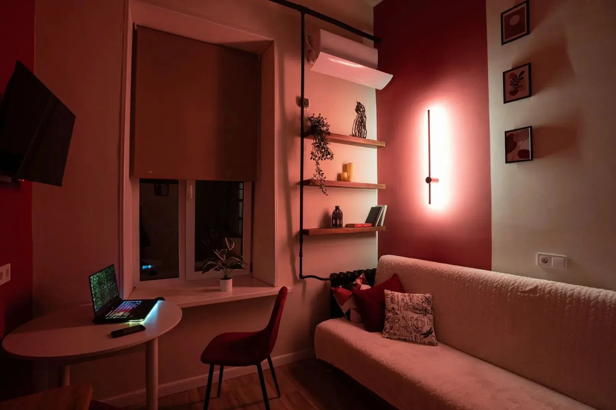 Квартира мини-студия со вторым ярусом у парка с озерами