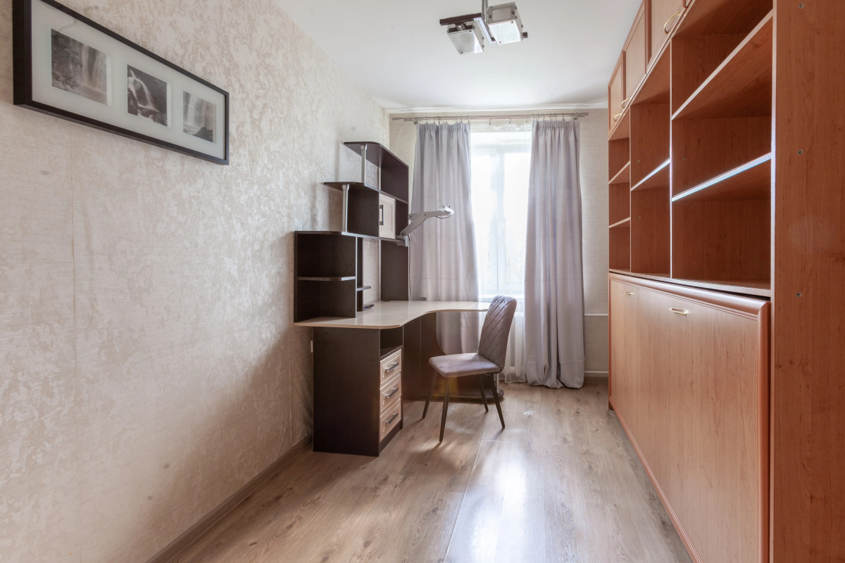 Квартира двухкомнатная вблизи Петергофских фонтанов