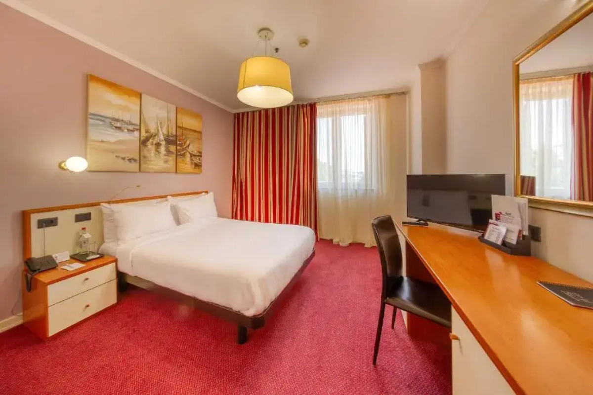 Отель Best Western Plus Congress Hotel