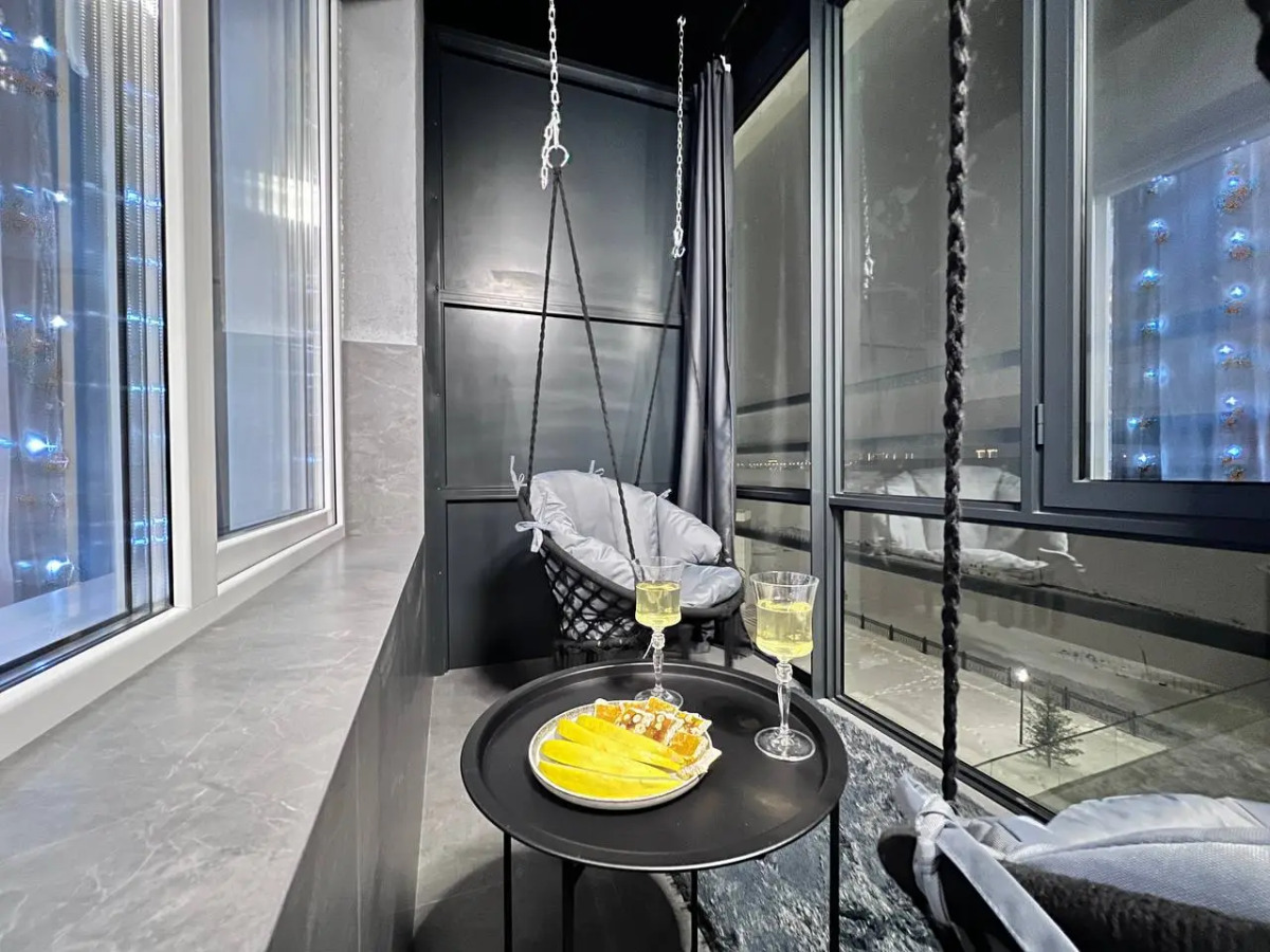 Апартаменты УHИKAЛЬНAЯ СTУДИЯ С МИНИ-БАСCЕЙHОМ НA ДВOИХ!