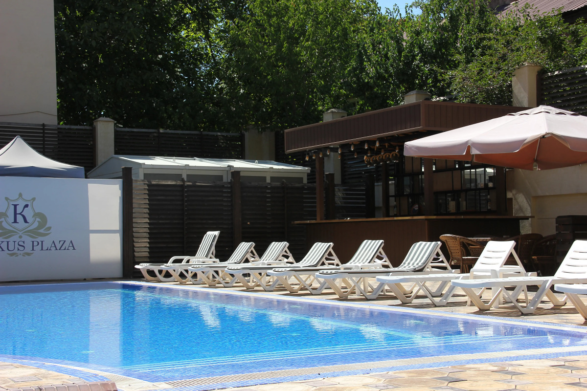 Отель Krokus Plaza