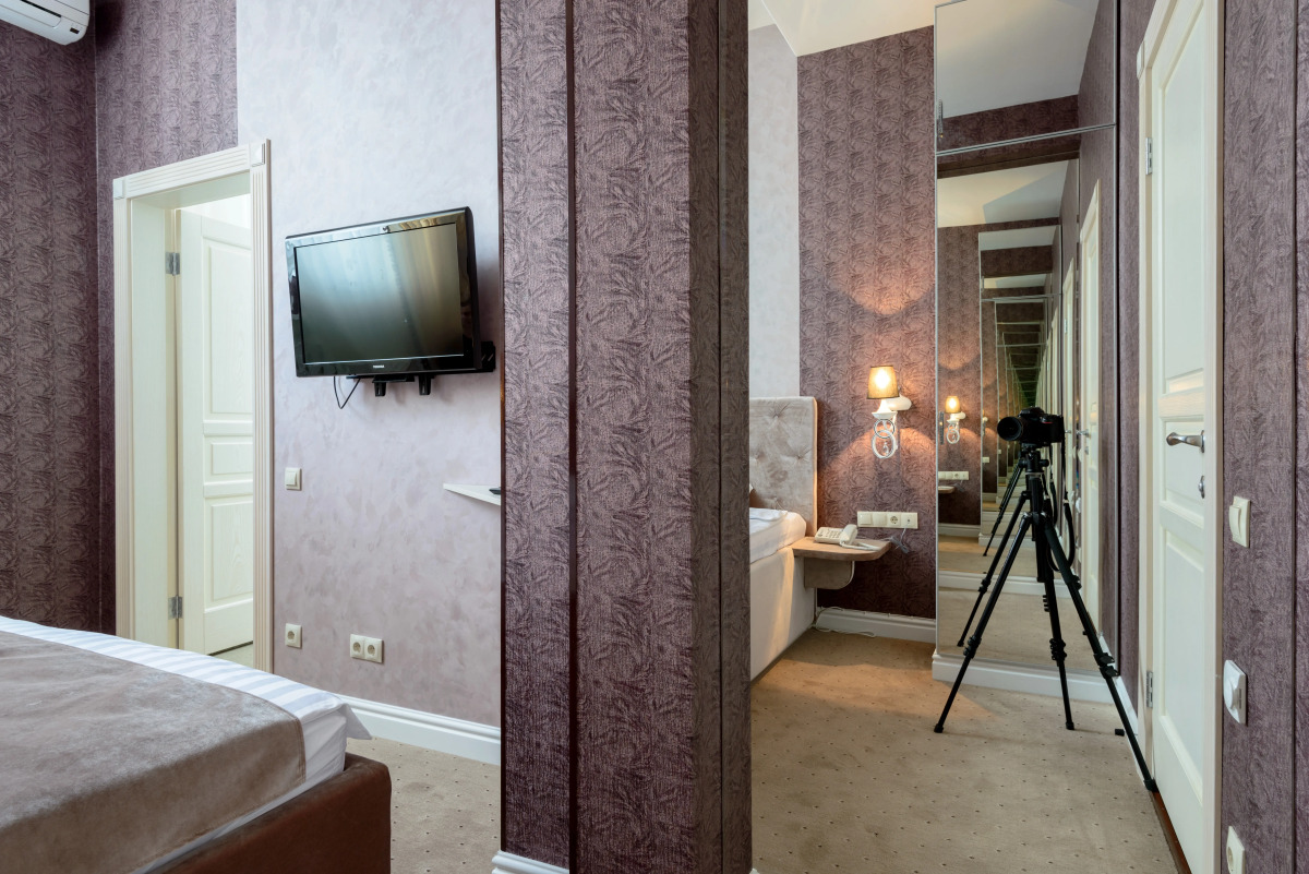 Меблированные комнаты  Серебряная лошадь