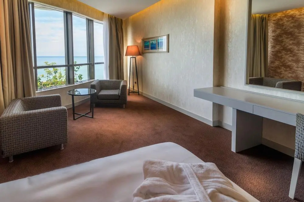 The Grand Gloria Отель