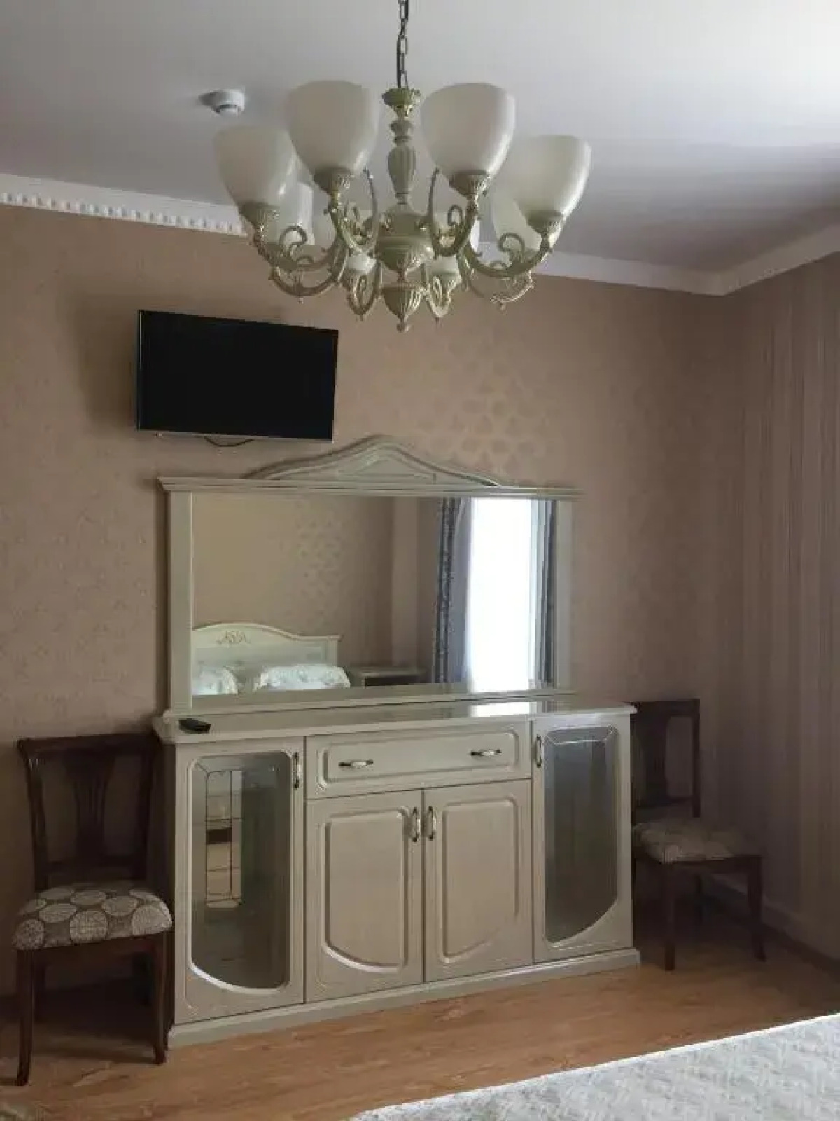 Отель Весна