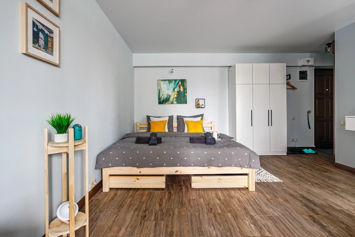 Апартаменты Butyrsky Cozy with Terrace, Parking and King-size Bed