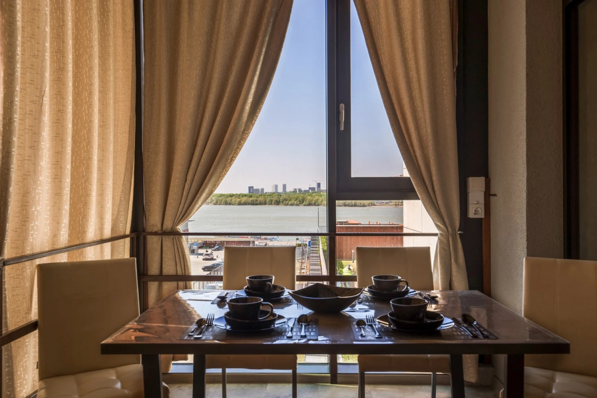 Квартира Премиум-класса Лучшая Локация Огромная Лоджия Панорама на Обь Парковка у Лифта