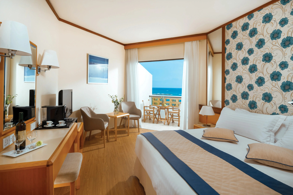 Отель Constantinou Bros Athena Royal Beach