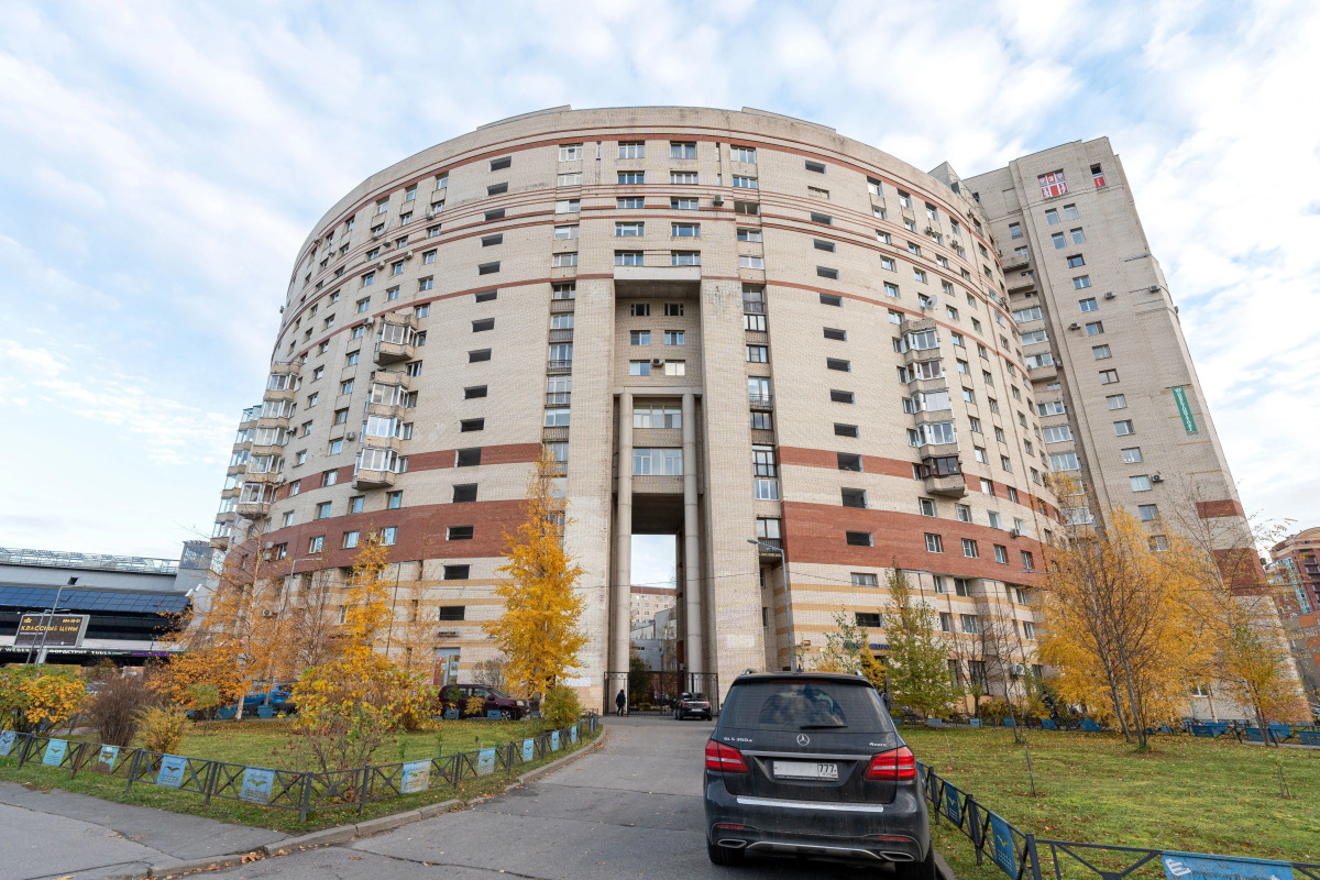 Апартаменты на Комендантском проспекте 11