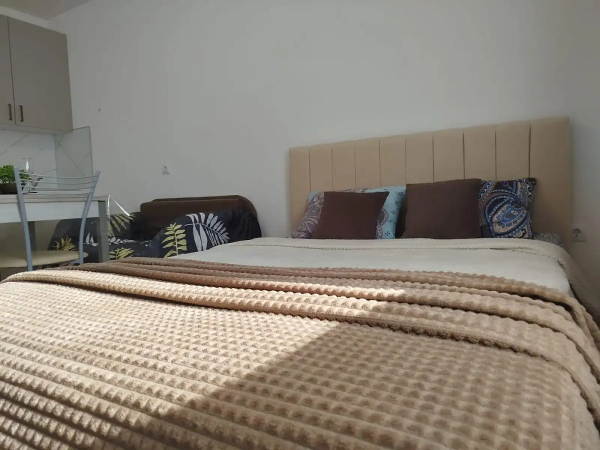 Квартира студия live in comfort на Современников 8