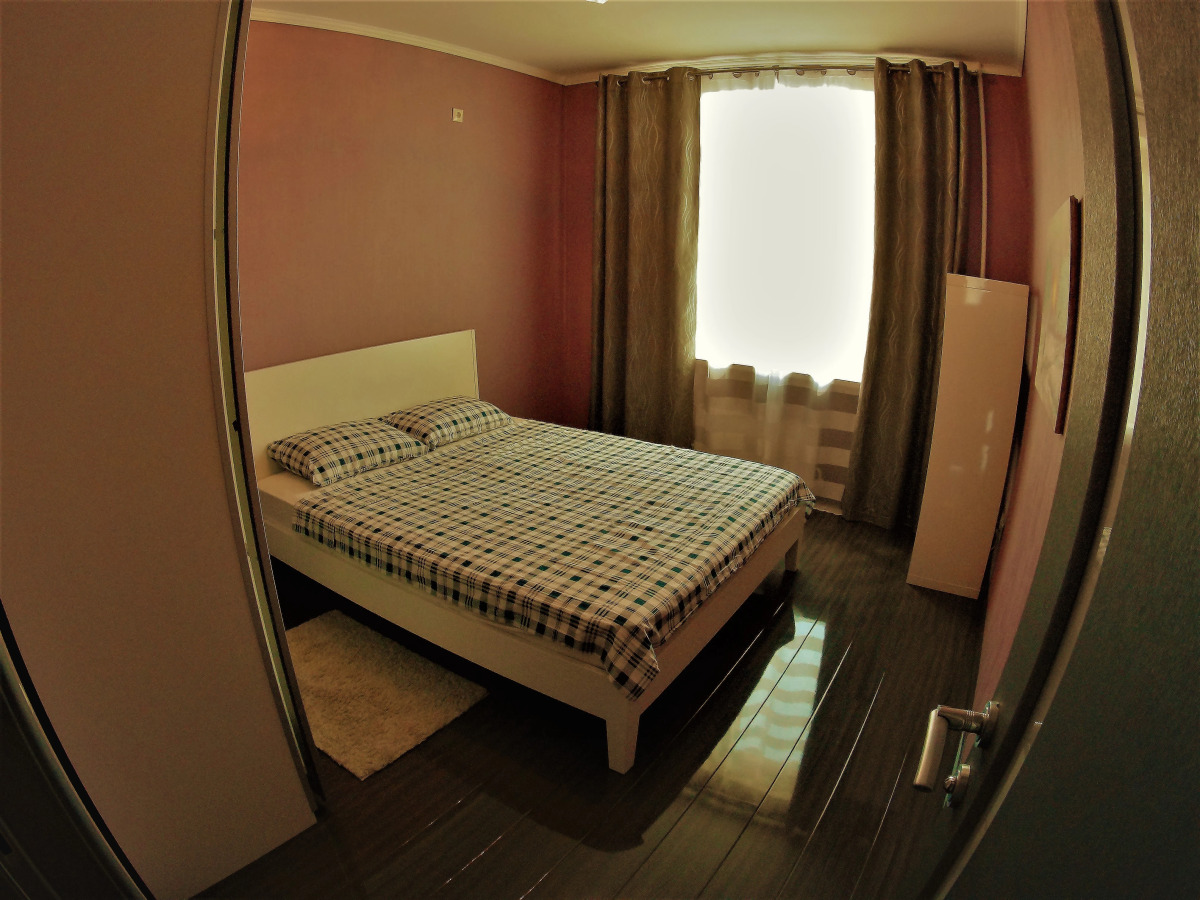 Апартаменты Жданова 7/33