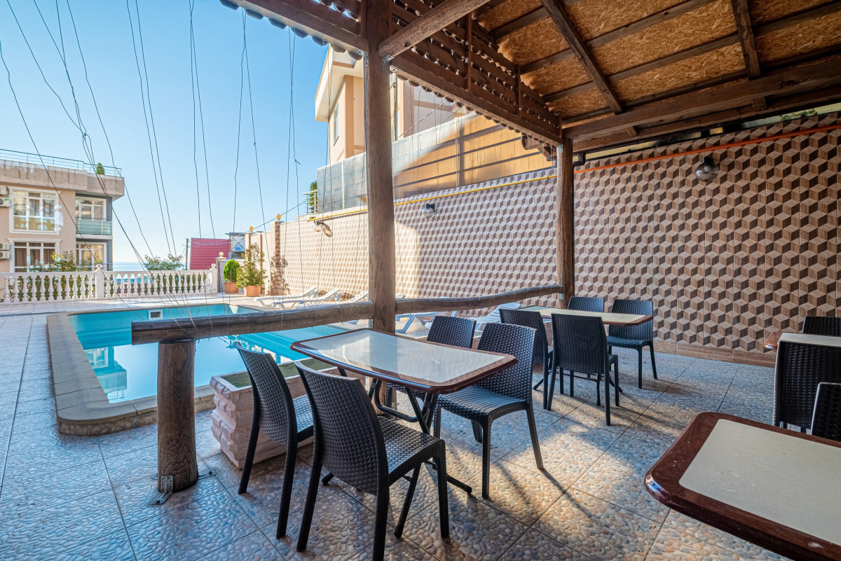 Отель Возрождение