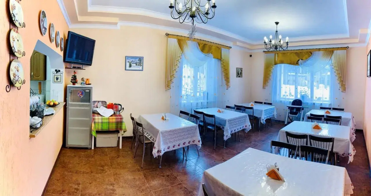 Отель Каприз