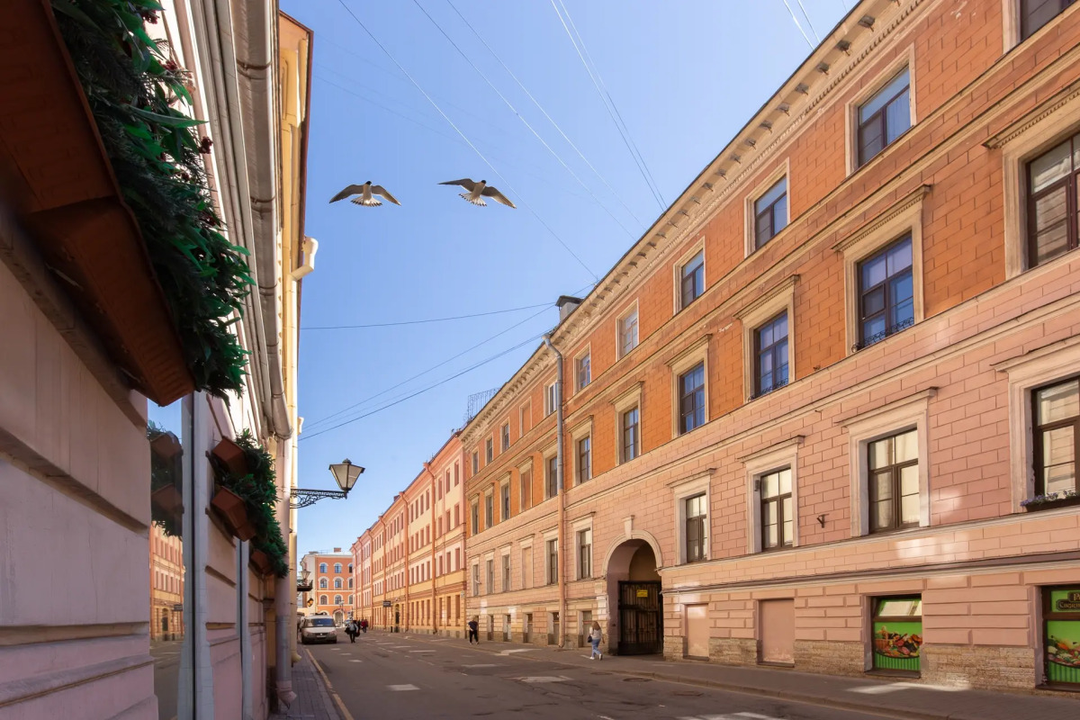 Апартаменты Город Рек на Большой Конюшенной 4/6/8 New