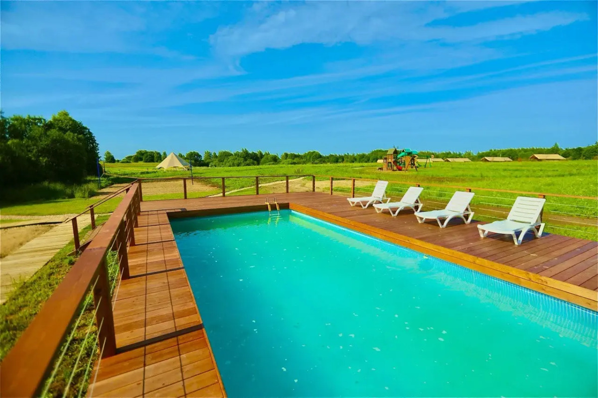 Глэмпинг Носороги