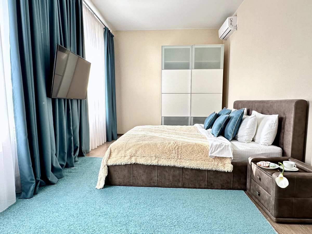 Апартаменты 2-х комнатные Luxe du Soleil на Пионерском проспекте