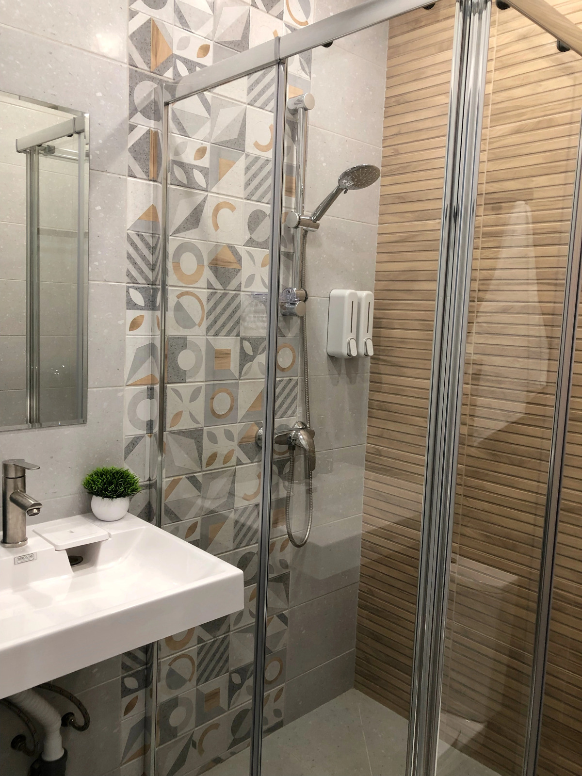 Апартаменты Озеро возле Аэропорта на 2 Гостя