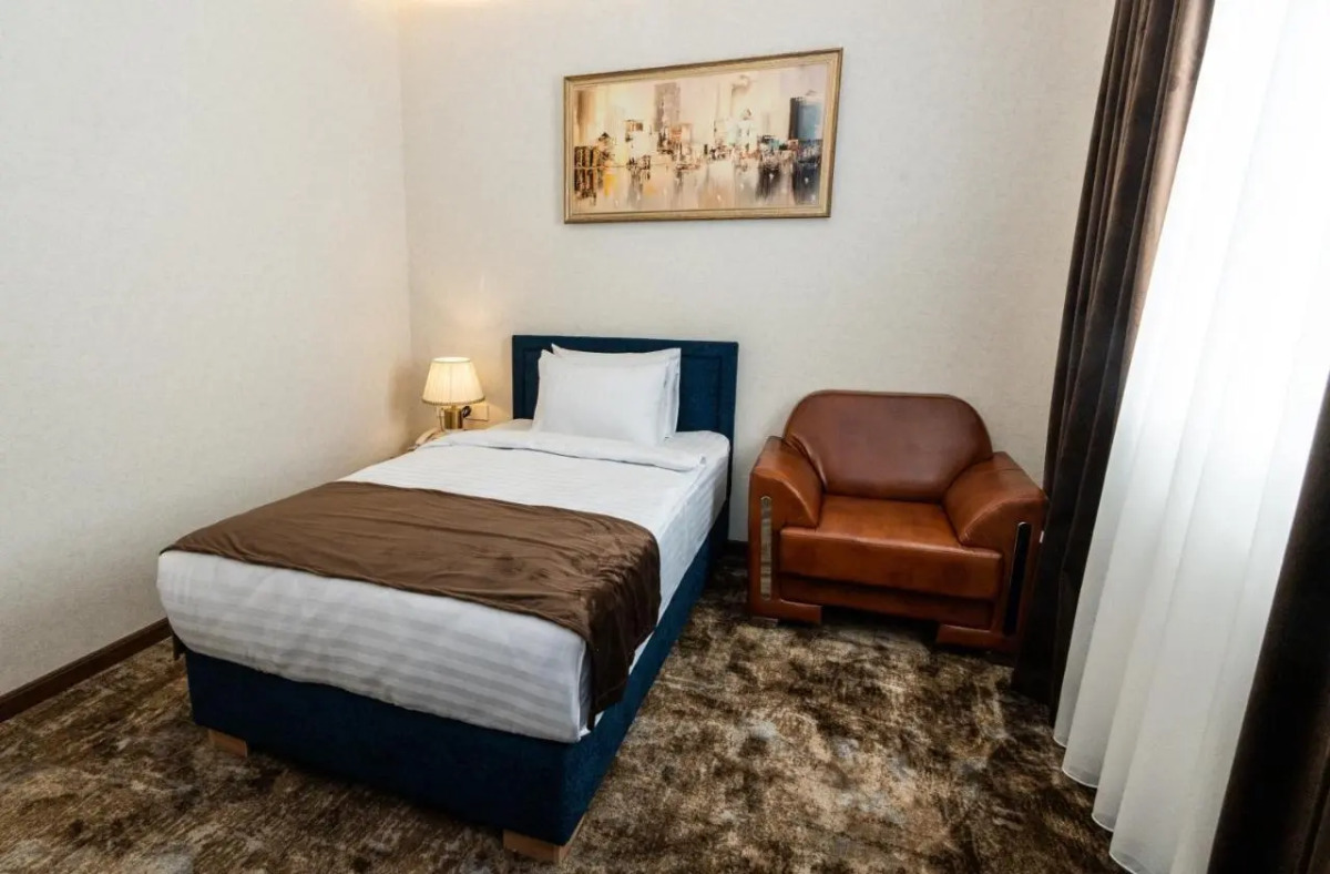 Отель Garnet Mir