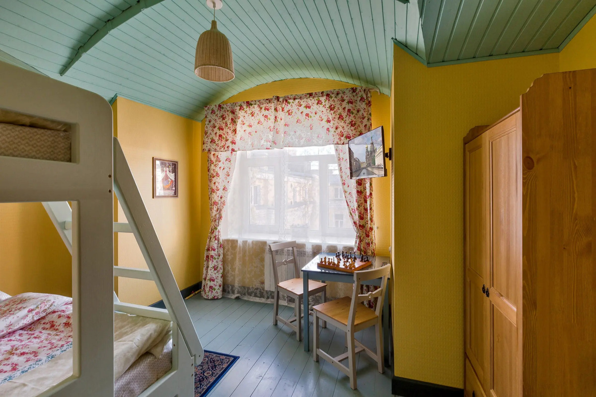 Меблированные комнаты У Дома Книги