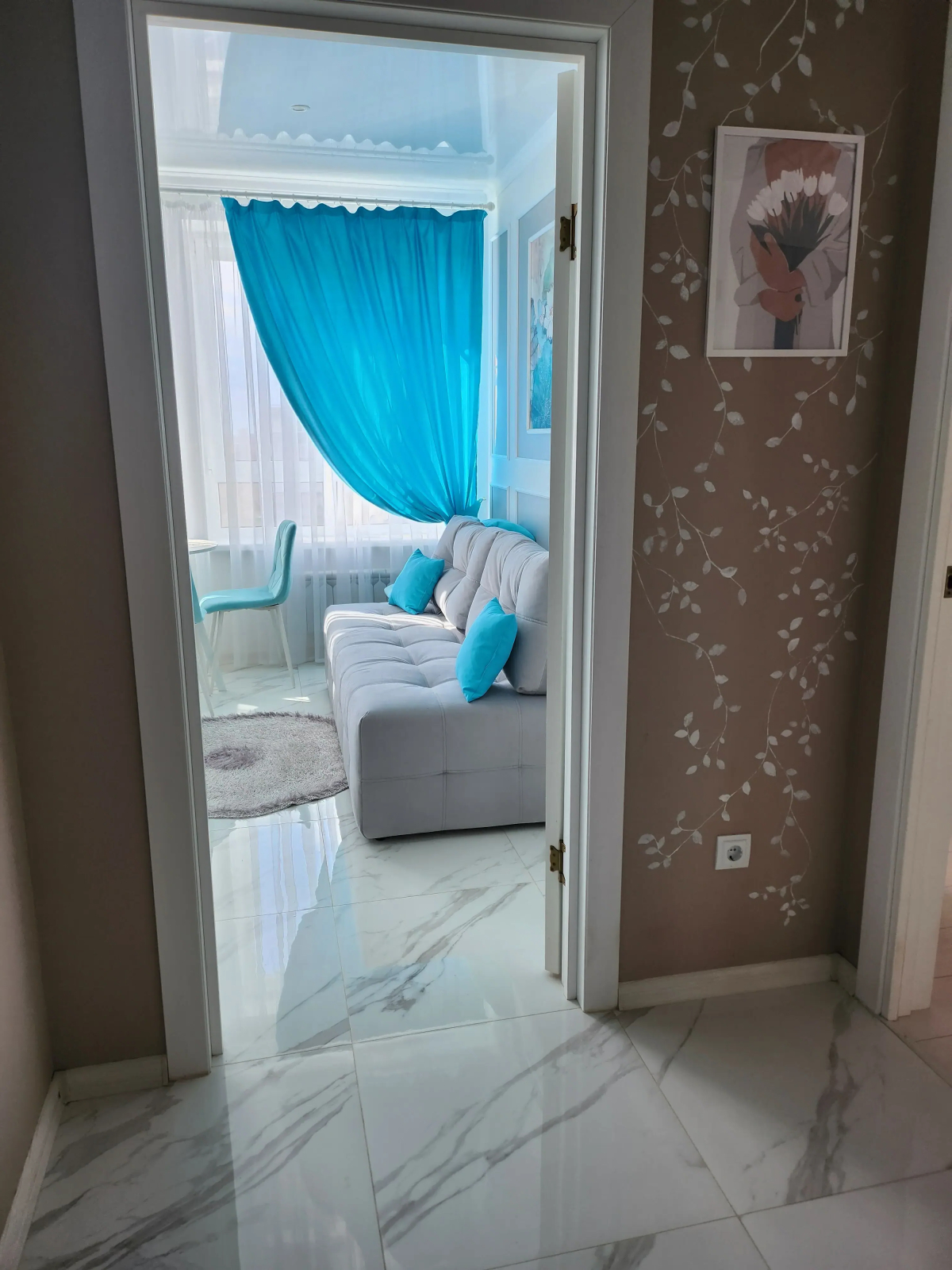 Квартира с видом на закат Родионова, 19