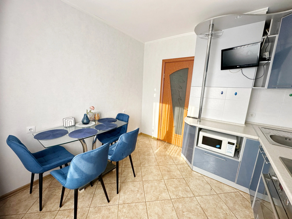 Квартира Двухкомнатная в 10 минутах пешком от набережной