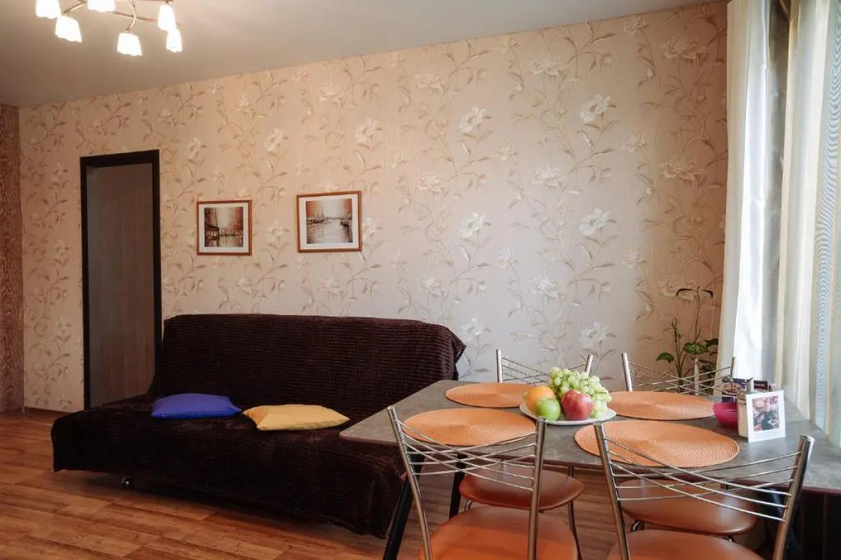 Апартаменты 9 ночей Ленина 15 №2